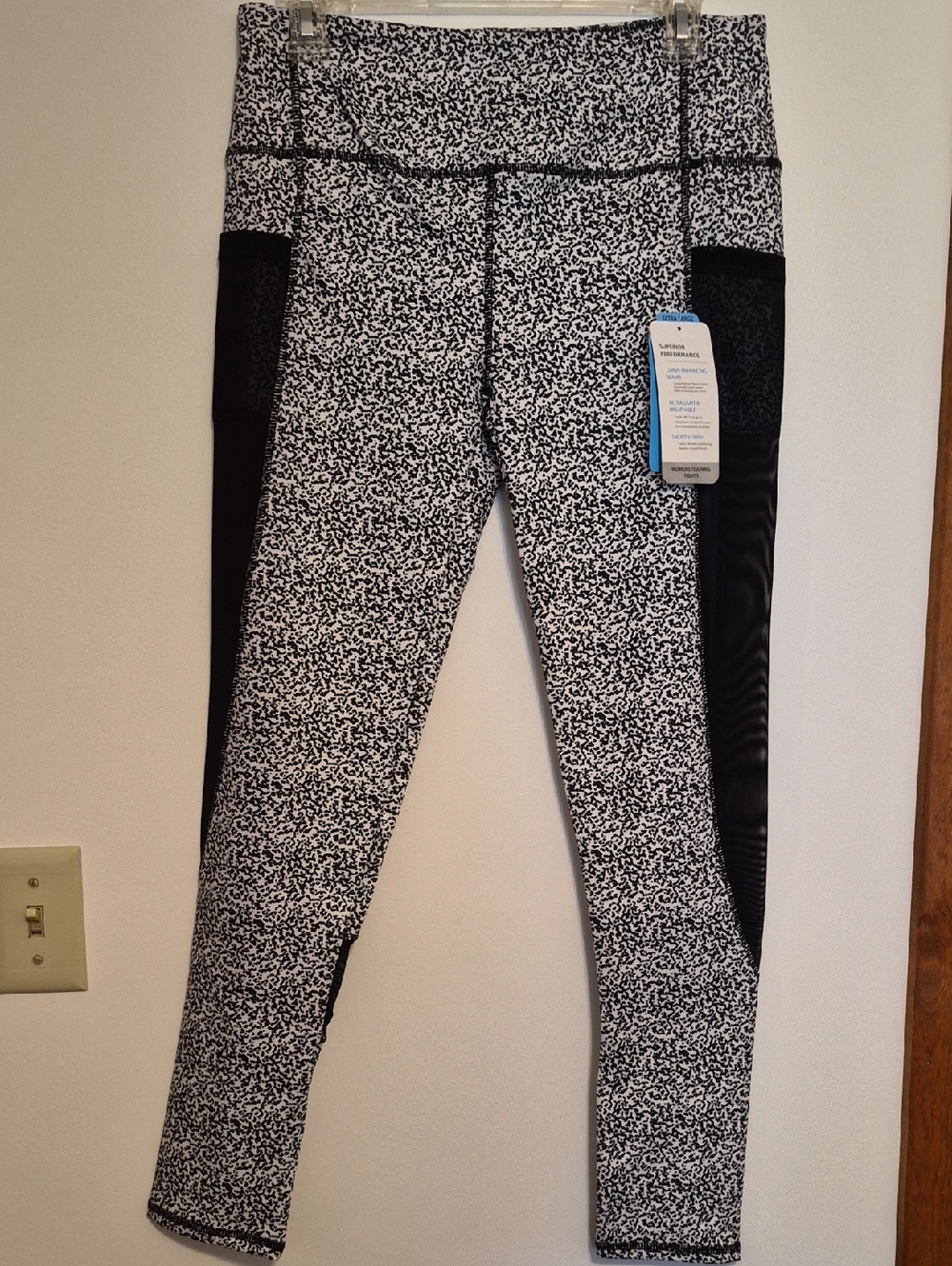 NWT Therapy Performance Womens Black and White Speckled  Pants SZ XL